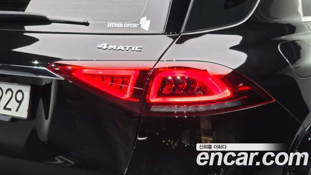 Mercedes-Benz GLE-Class 2023 — photo 9