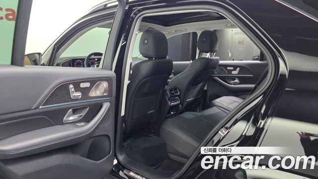 Mercedes-Benz GLE-Class 2023 — photo 16