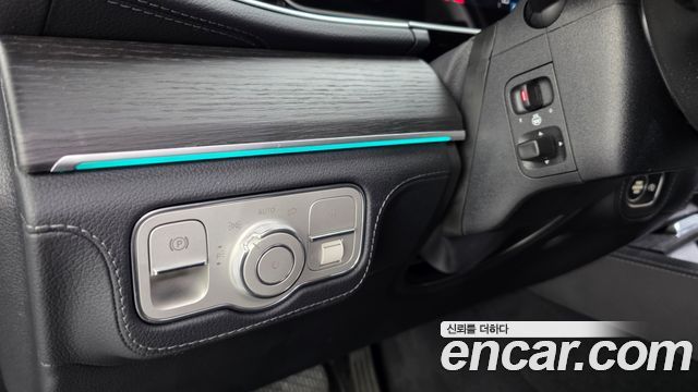 Mercedes-Benz GLE-Class 2023 — photo 29