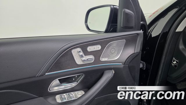 Mercedes-Benz GLE-Class 2023 — photo 39