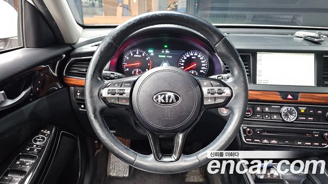 Kia K7 2017 — photo 19
