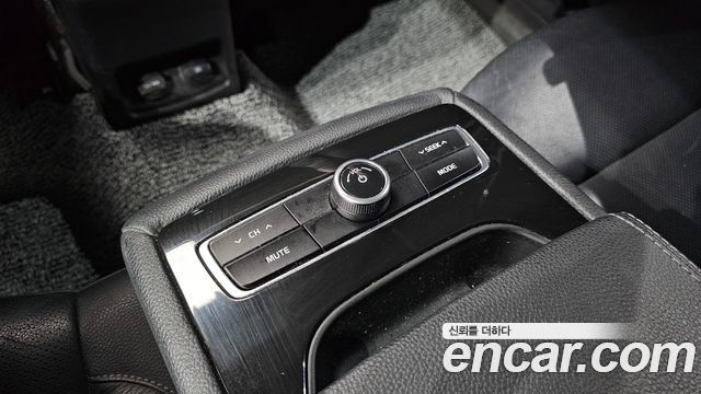 Kia K7 2017 — photo 30