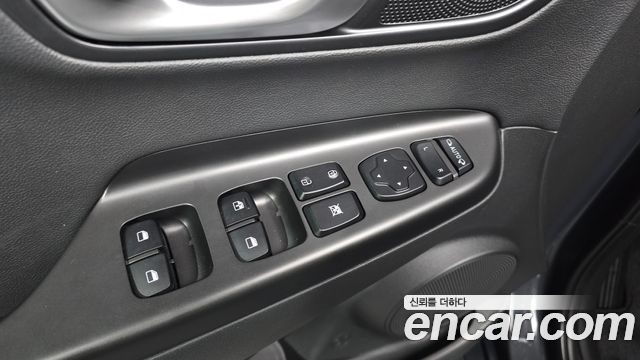 Hyundai Kona 2023 — photo 28