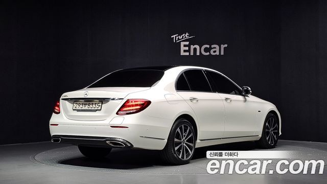 Mercedes-Benz E-Class 2019 — photo 2