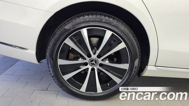 Mercedes-Benz E-Class 2019 — photo 5