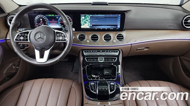 Mercedes-Benz E-Class 2019 — photo 10