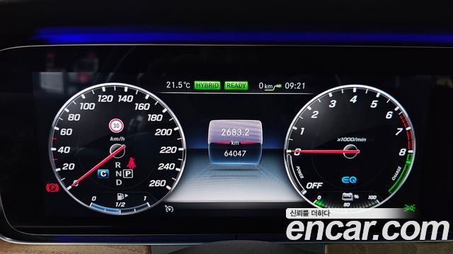 Mercedes-Benz E-Class 2019 — photo 11