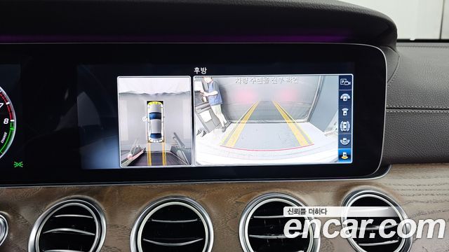Mercedes-Benz E-Class 2019 — photo 21