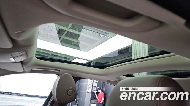 Mercedes-Benz E-Class 2019 — photo 25