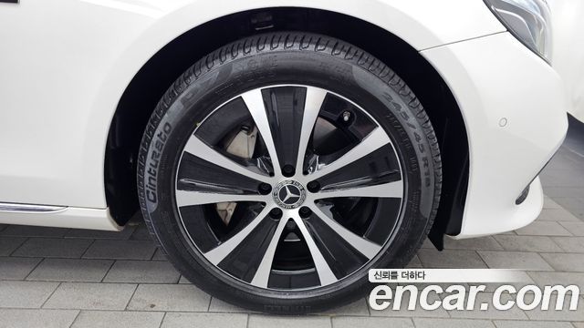 Mercedes-Benz E-Class 2019 — photo 7