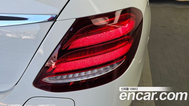 Mercedes-Benz E-Class 2019 — photo 9