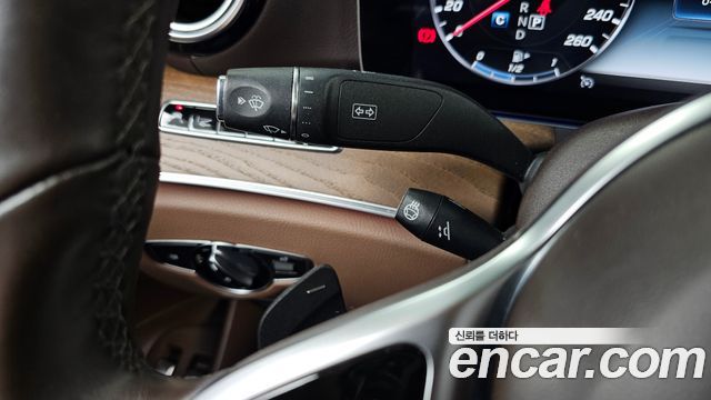 Mercedes-Benz E-Class 2019 — photo 28