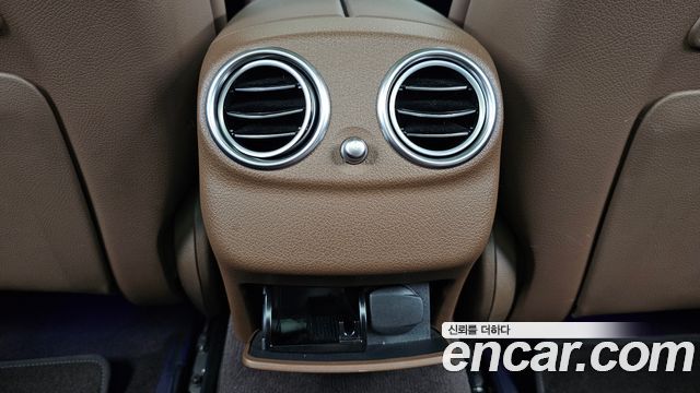Mercedes-Benz E-Class 2019 — photo 29
