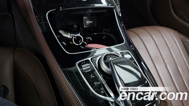 Mercedes-Benz E-Class 2019 — photo 30
