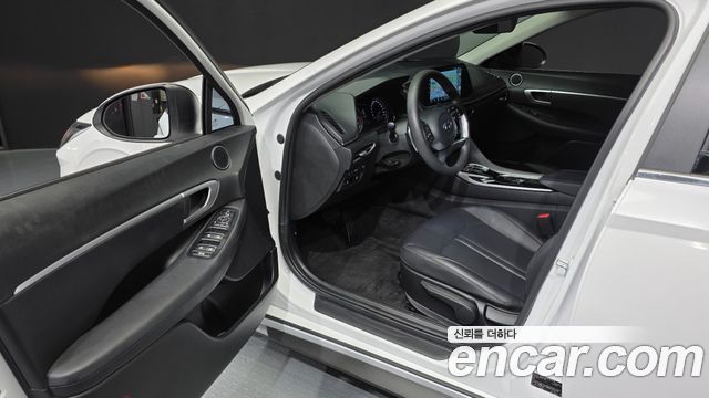 Hyundai Sonata 2022 — photo 13