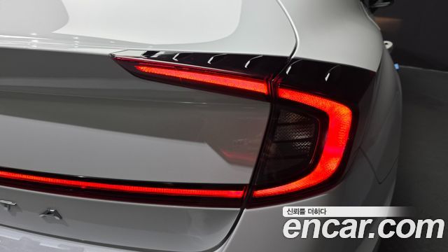 Hyundai Sonata 2022 — photo 9