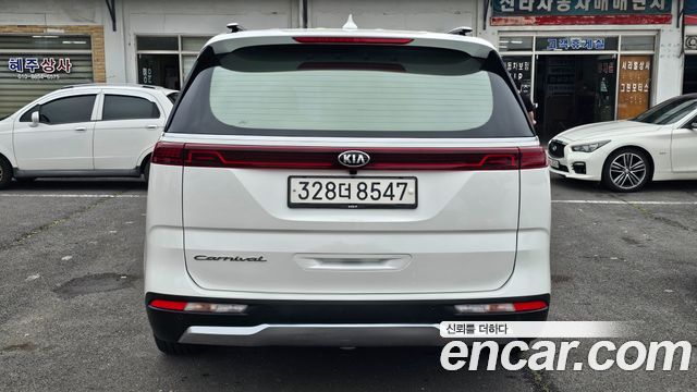 Kia Canival 2021 — photo 6