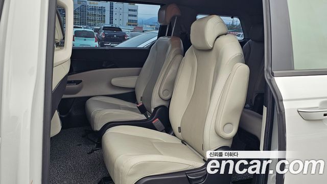 Kia Canival 2021 — photo 9