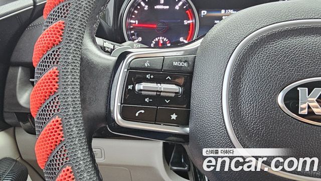 Kia Canival 2021 — photo 14