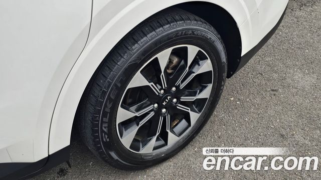 Kia Canival 2021 — photo 17
