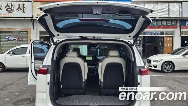 Kia Canival 2021 — photo 19