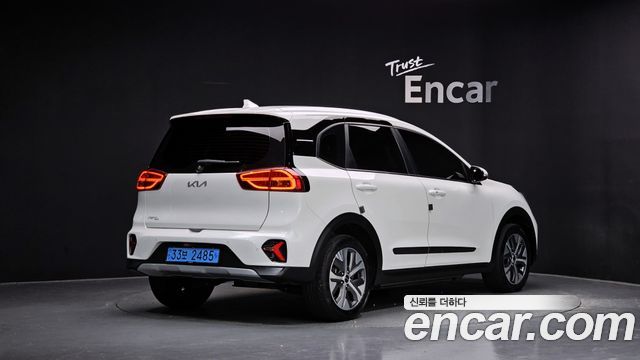 Kia Niro 2023 — photo 2
