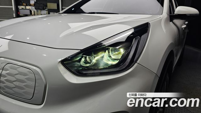 Kia Niro 2023 — photo 8