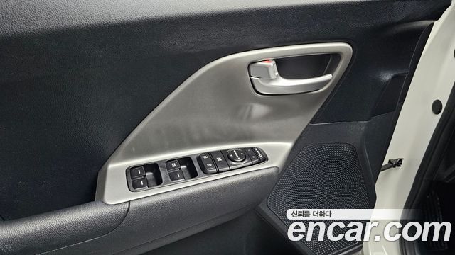 Kia Niro 2023 — photo 29