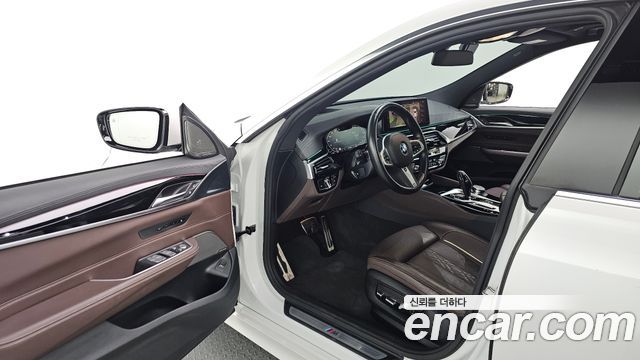 BMW Gran Turismo 2024 — photo 10