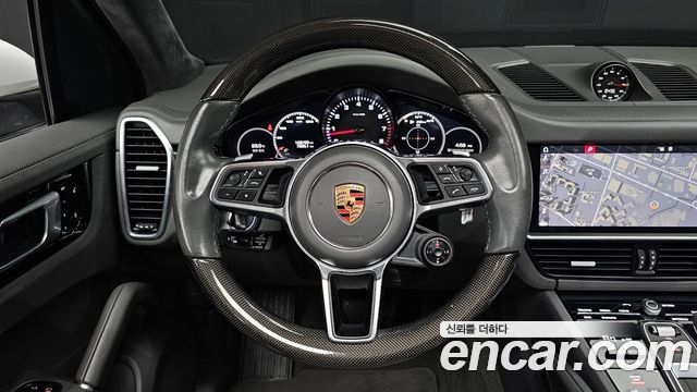 Porsche Cayenne 2019 — photo 19