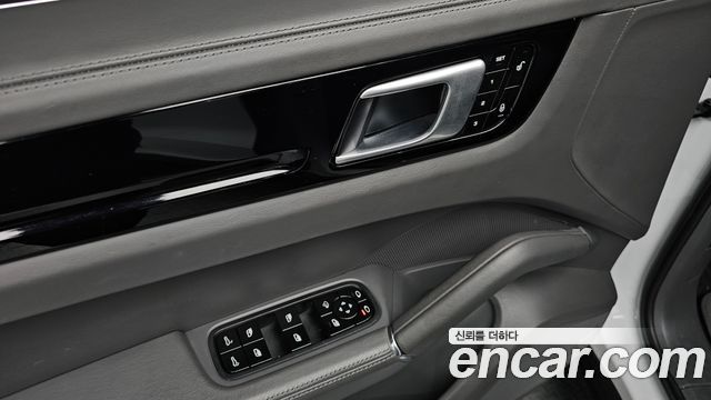 Porsche Cayenne 2019 — photo 25
