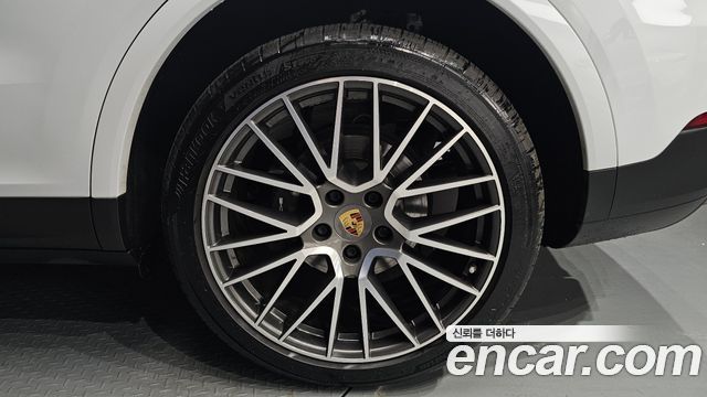 Porsche Cayenne 2019 — photo 7