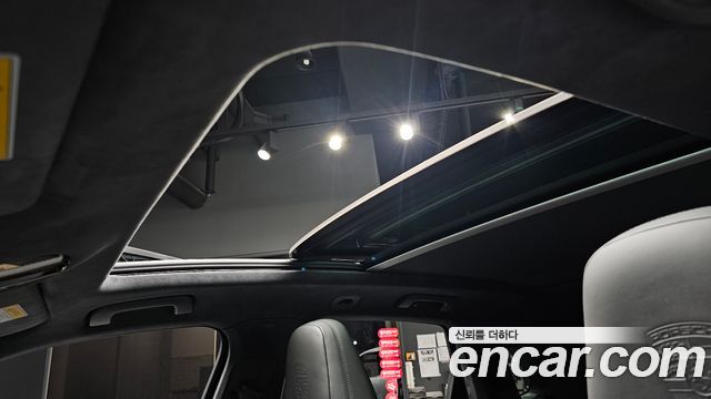 Porsche Cayenne 2019 — photo 28