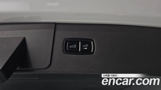 Porsche Cayenne 2019 — photo 32