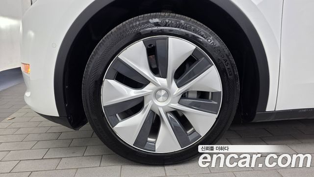 Tesla Model Y 2021 — photo 5