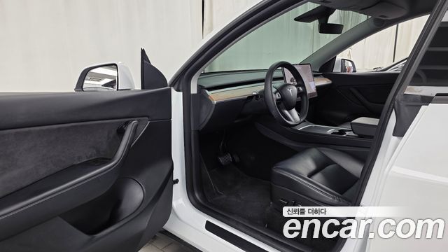 Tesla Model Y 2021 — photo 13