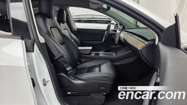 Tesla Model Y 2021 — photo 17