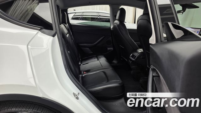 Tesla Model Y 2021 — photo 18