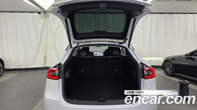 Tesla Model Y 2021 — photo 26