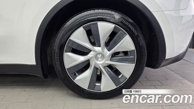 Tesla Model Y 2021 — photo 7