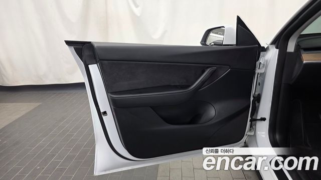 Tesla Model Y 2021 — photo 14