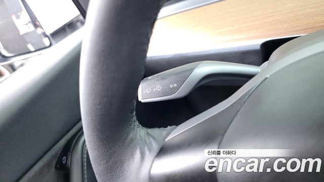 Tesla Model Y 2021 — photo 28