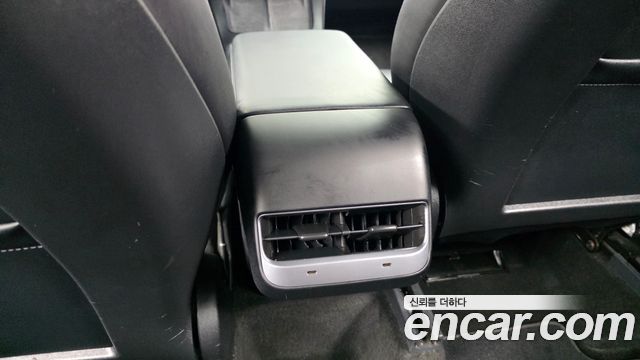 Tesla Model Y 2021 — photo 30