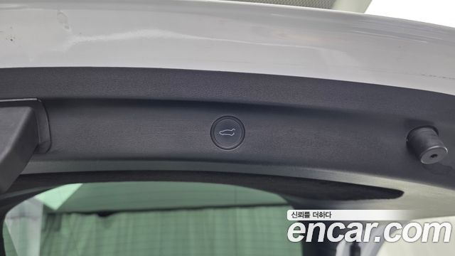 Tesla Model Y 2021 — photo 32
