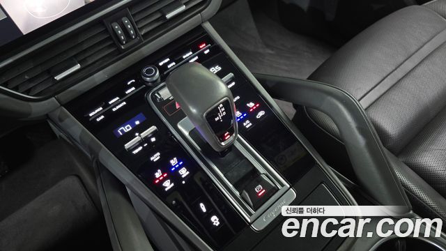 Porsche Cayenne 2021 — photo 9