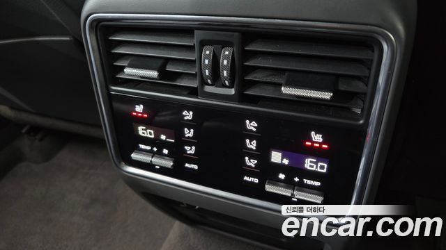 Porsche Cayenne 2021 — photo 20