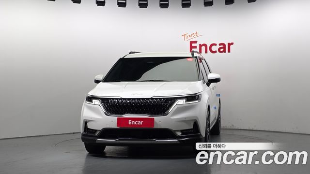Kia Canival 2023 — photo 3