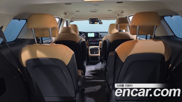 Kia Canival 2023 — photo 19