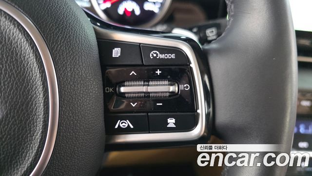 Kia Canival 2023 — photo 25