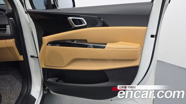 Kia Canival 2023 — photo 14
